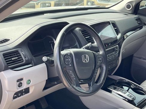 Used 2017 Honda Pilot Touring image 11