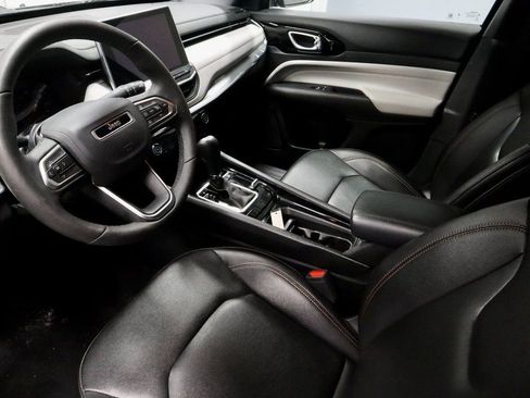 Used 2024 Jeep Compass Limited image 22