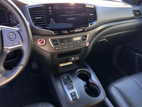 Used 2023 Honda Passport TrailSport image 19