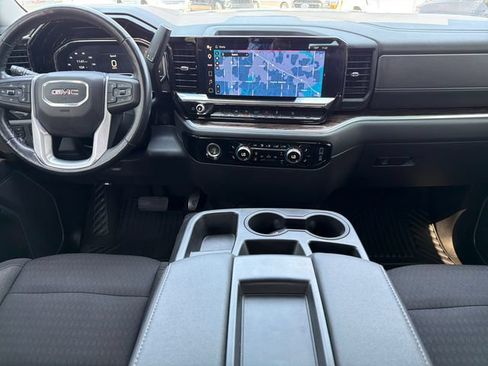 Used 2022 GMC Sierra 1500 Elevation w/ X31 Off-Road Package AWD/4WD image 9