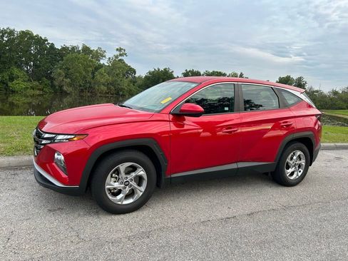 Used 2023 Hyundai Tucson SE FWD image 2