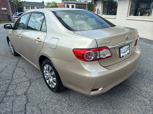 Used 2013 Toyota Corolla LE FWD image 3