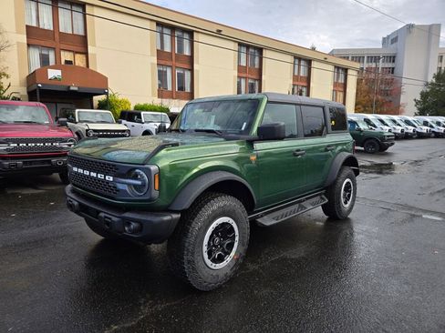 New 2025 Ford Bronco Badlands w/ Sasquatch Package AWD/4WD image 1
