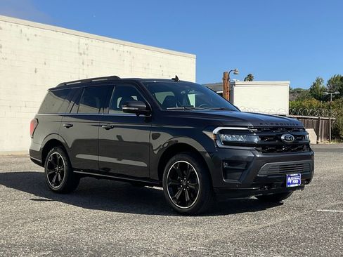 Certified 2024 Ford Expedition Limited image 8