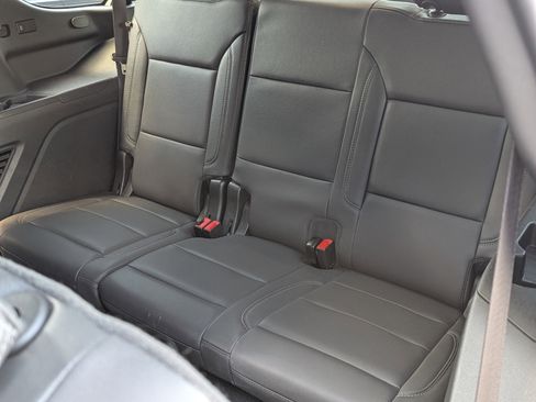 Used 2023 Chevrolet Tahoe Z71 w/ Luxury Package image 19