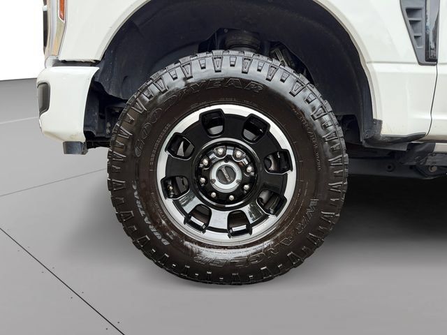 Used 2025 Ford F350 Platinum w/ Tremor Off-Road Package AWD/4WD image 9