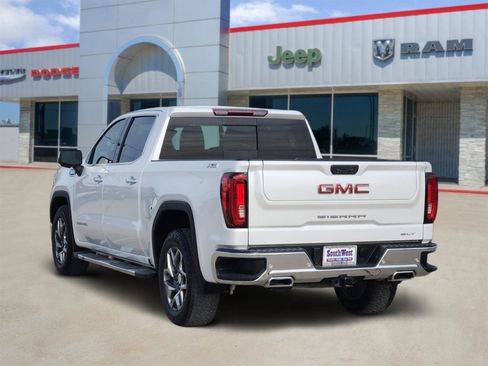 Used 2022 GMC Sierra 1500 SLT image 4