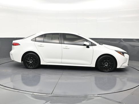Used 2021 Toyota Corolla LE FWD image 6