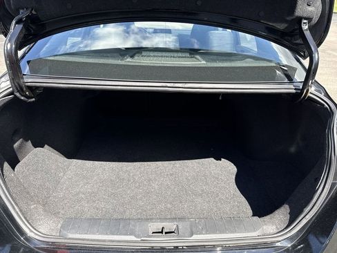 Used 2023 Nissan Sentra SV FWD image 17