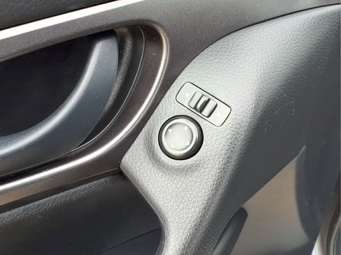 Used 2019 Nissan Rogue Sport S AWD/4WD image 14