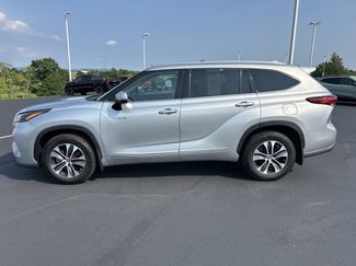 Used 2021 Toyota Highlander XLE w/ Protection Package #3 (TMS) AWD/4WD video 4