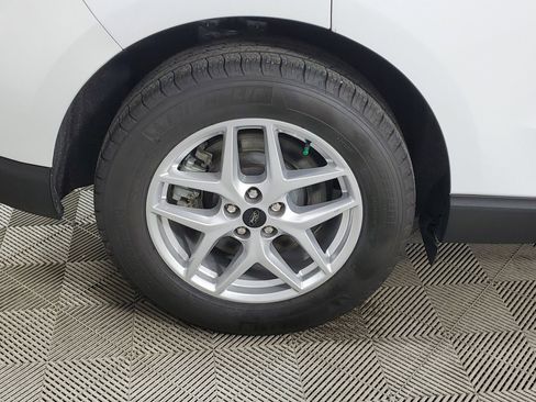 Used 2024 Ford Edge SEL image 13