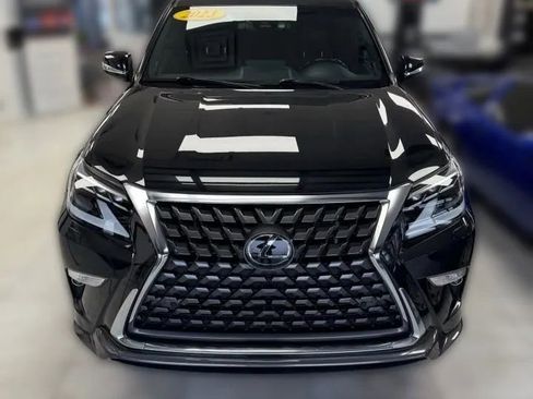 Used 2023 Lexus GX 460 Premium image 2