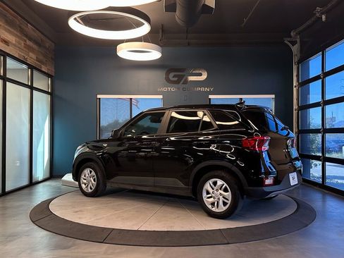 Used 2021 Hyundai Venue SE image 5