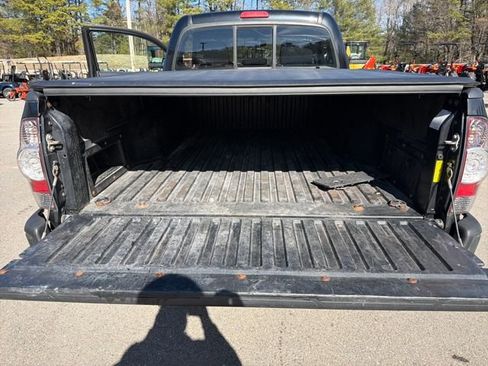 Used 2010 Toyota Tacoma 4x4 Regular Cab image 19