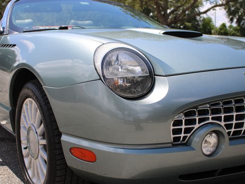 Used 2004 Ford Thunderbird Pacific Coast RWD image 25