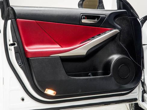 Used 2019 Lexus IS 300 image 32