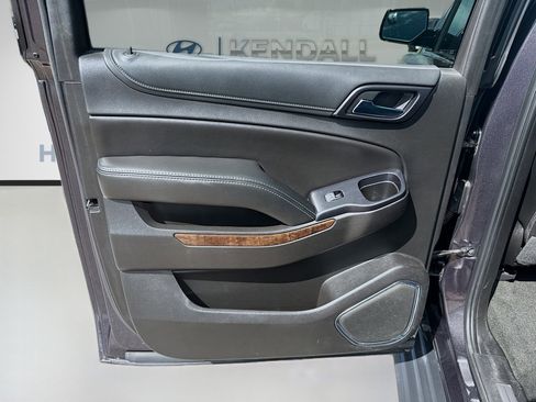 Used 2018 Chevrolet Suburban LT image 24