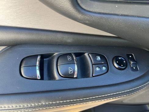 Used 2023 Nissan Murano SL image 12