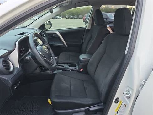 Used 2017 Toyota RAV4 LE image 17