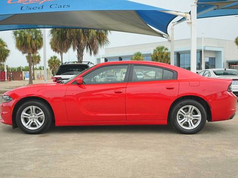 Used 2022 Dodge Charger SXT RWD image 3