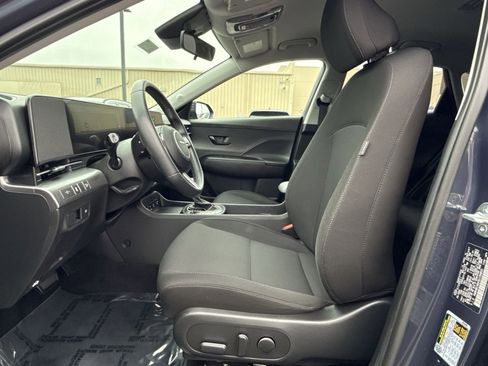 Certified 2025 Hyundai Kona SEL image 13