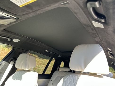 New 2026 BMW X7 M60i image 21