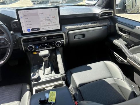 Used 2024 Toyota Tacoma Limited w/ Limited Package (LT) image 33