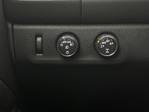Used 2015 GMC Canyon SLT AWD/4WD image 21