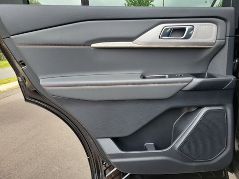 New 2026 Ford Explorer Active w/ Active Comfort Package AWD/4WD image 18
