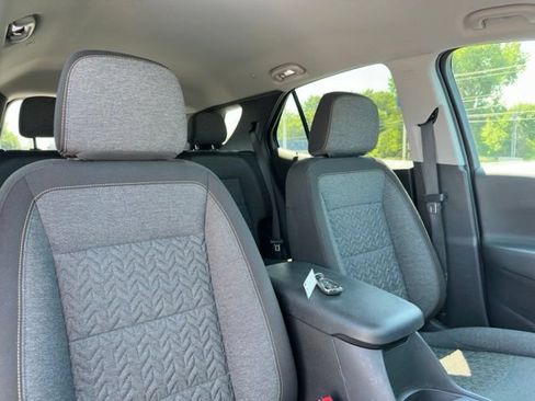 Used 2024 Chevrolet Equinox LT FWD image 9