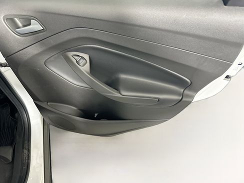 Used 2019 Ford Escape SEL FWD image 28