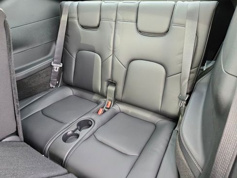 Used 2023 Tesla Model Y Long Range image 18