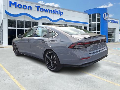 Used 2025 Honda Accord Sport image 4