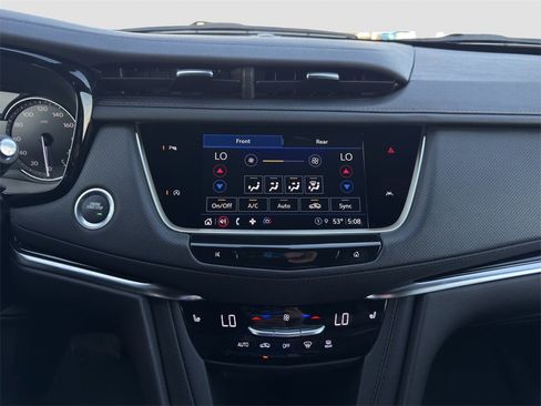 Used 2025 Cadillac XT6 Luxury image 16