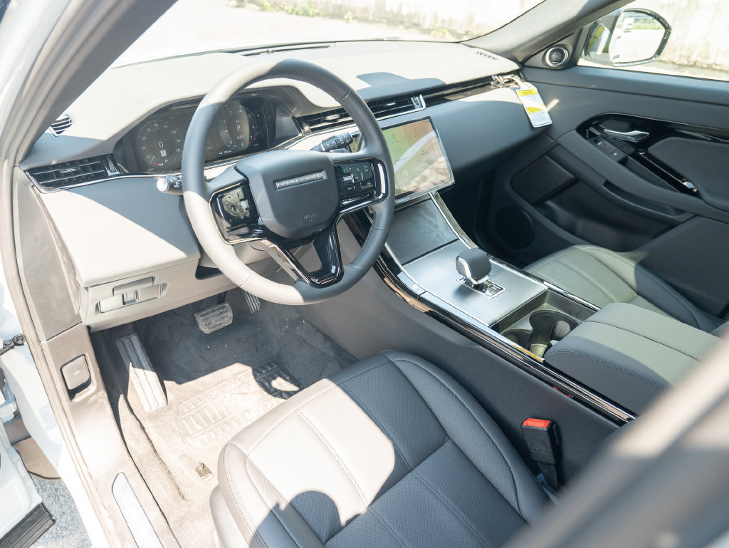 New 2026 Land Rover Range Rover Evoque S AWD/4WD image 11