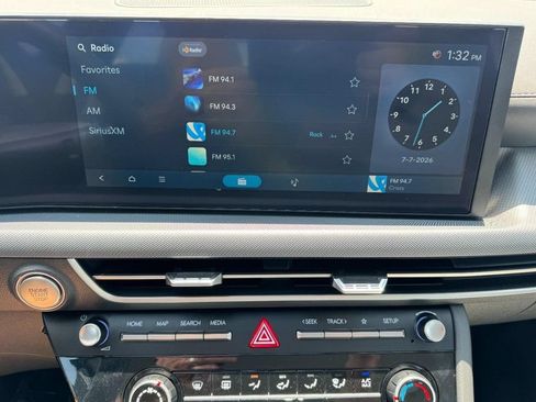 Used 2025 Hyundai Sonata SE FWD image 19