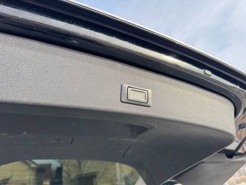 Used 2016 Audi Q5 2.0T Premium Plus w/ Technology Package image 17