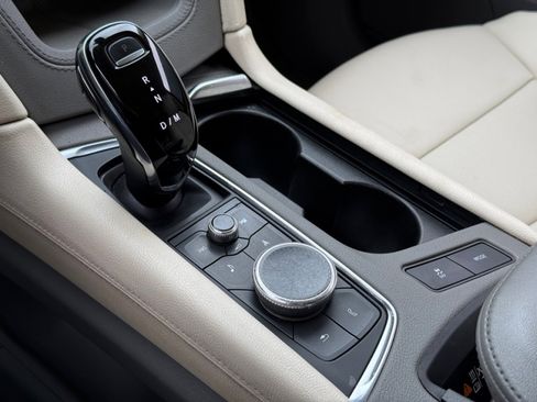 Used 2020 Cadillac XT6 Premium Luxury image 31