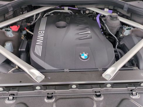Used 2025 BMW X7 xDrive40i w/ M Sport Package AWD/4WD image 40