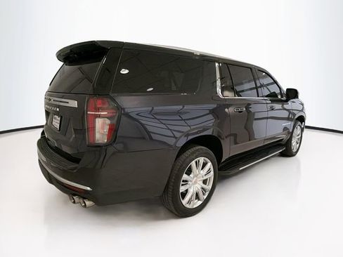 Used 2024 Chevrolet Suburban High Country image 7