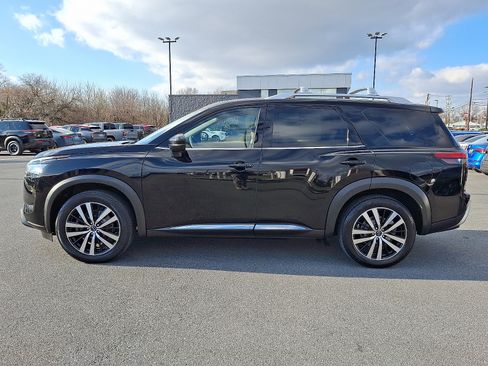 Certified 2023 Nissan Pathfinder Platinum w/ Cargo Package image 5