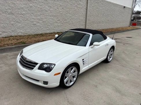 Used 2005 Chrysler Crossfire Limited image 2