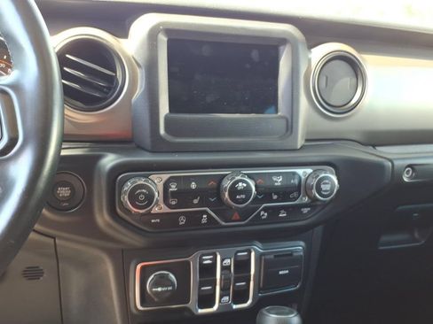 Used 2021 Jeep Wrangler Unlimited Sport AWD/4WD image 17