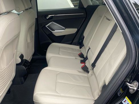 New 2025 Audi Q3 2.0T Premium image 18