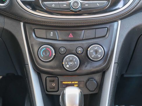 Used 2022 Chevrolet Trax LT w/ Driver Confidence Package AWD/4WD image 14