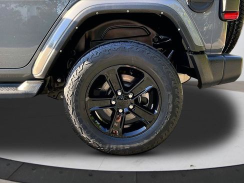 Certified 2022 Jeep Wrangler Unlimited Sahara AWD/4WD image 34