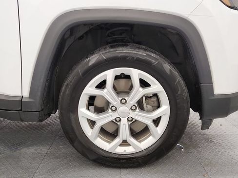 Used 2024 Jeep Compass Latitude AWD/4WD image 23