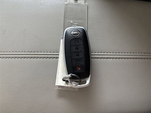 Certified 2025 Nissan Murano SL image 34