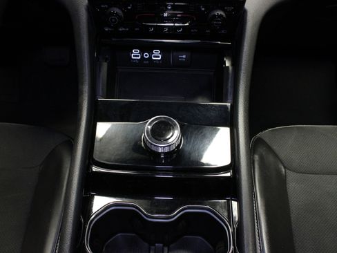 Used 2023 Jeep Grand Cherokee L Laredo RWD image 31